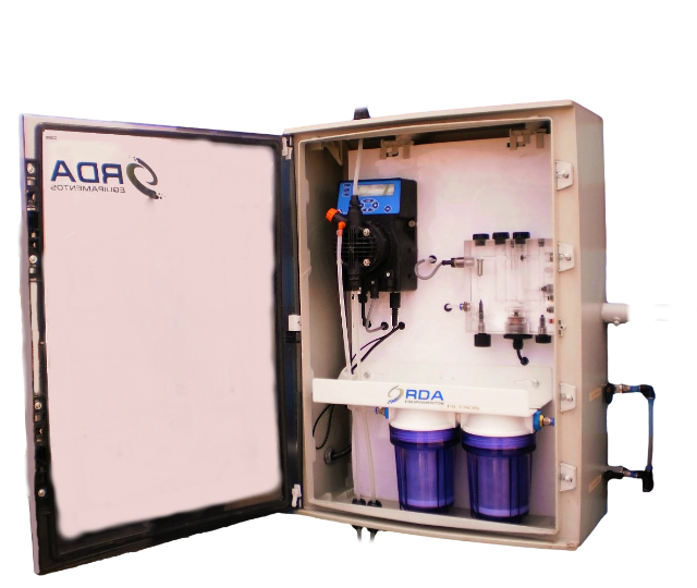 Controlador de cloro com auto ajuste e dosador integrado